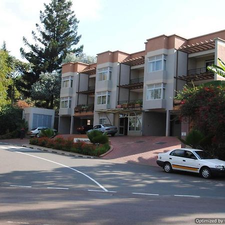 Room In Bb - Enjoy You Vacation Wail Staying In This Single Room Fit For 2 People Kigali Extérieur photo