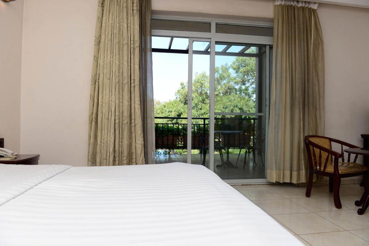 Room In Bb - Enjoy You Vacation Wail Staying In This Single Room Fit For 2 People Kigali Extérieur photo